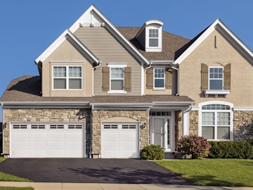 Classic Steel 8300 Ranch garage door