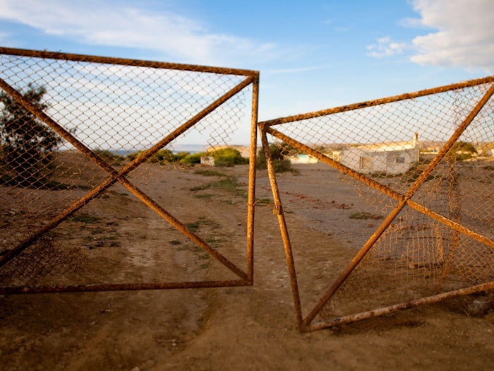 Rusty Broken Gate Min